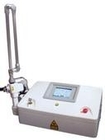 Le rf pèlent la machine partielle de laser de CO2 d'enlèvement d'excroissance pour le cou/l'élimination veines de grossesse