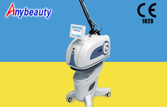 Machine partielle de laser de CO2 professionnel de rf pour le gravidarum 10600nm de cicatrices et de striae Remove
