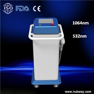 Équipement à commutation de Q du laser ND-Yag pour le retrait et le retrait 1064nm de tatouage de corps de sourcil